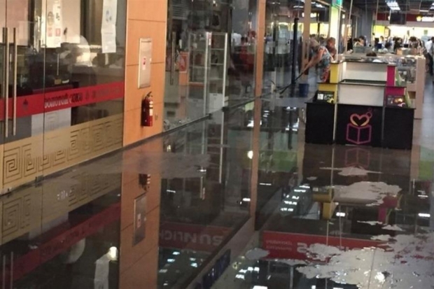 Ливень в Волгограде стал причиной затопления торговых центров Ливень в Волгограде стал причиной затопления торговых центров