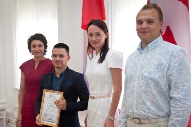 Молоды и талантливы Молоды и талантливы