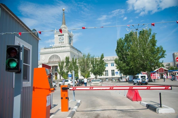 При столкновении двух машин на парковке в Волгограде пострадала 19-летняя девушка При столкновении двух машин на парковке в Волгограде пострадала 19-летняя девушка