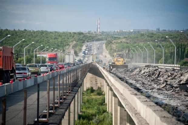 В Волгограде завершен первый этап ремонта моста через Царицу В Волгограде завершен первый этап ремонта моста через Царицу