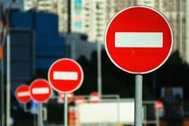 В Волгограде ограничат движение авто из-за обрезки деревьев В Волгограде ограничат движение авто из-за обрезки деревьев
