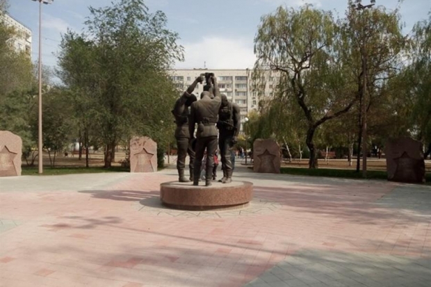 Реконструкция парка Памяти в Тракторозаводском районе завершается Реконструкция парка Памяти в Тракторозаводском районе завершается