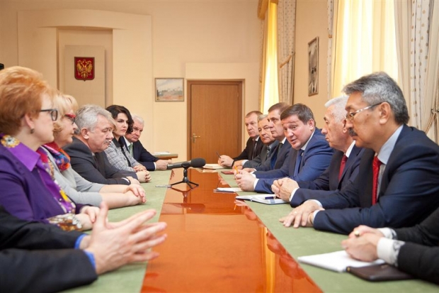 депутаты депутаты