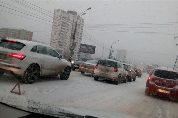 Волгоград встал в 8-балльных пробках из-за нескольких ДТП Волгоград встал в 8-балльных пробках из-за нескольких ДТП