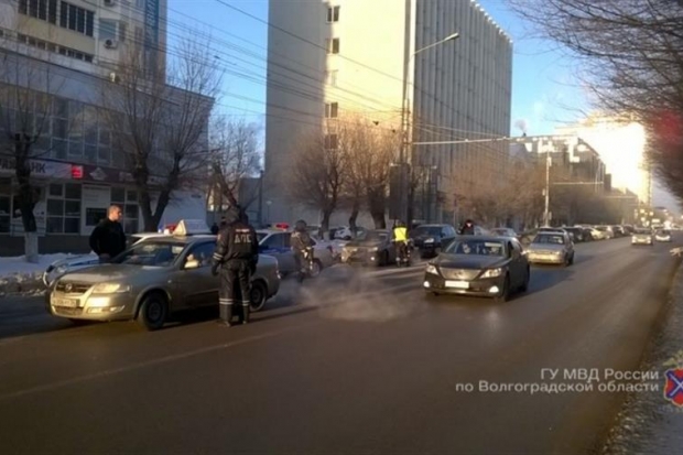 В Волгограде за день 24 пешехода нарушили ПДД В Волгограде за день 24 пешехода нарушили ПДД