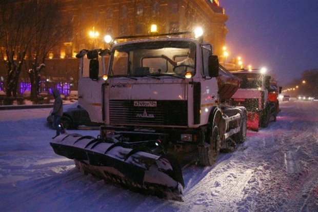 Последствия ледяного дождя ликвидируют в Волгограде Последствия ледяного дождя ликвидируют в Волгограде