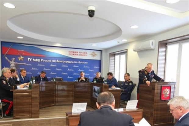 В Волгоградской области власть и силовики объединились в борьбе с криминалом В Волгоградской области власть и силовики объединились в борьбе с криминалом