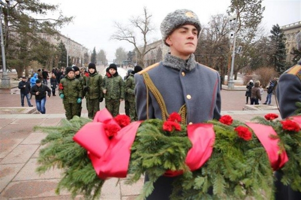 Волгоградцы почтили память защитников Отечества