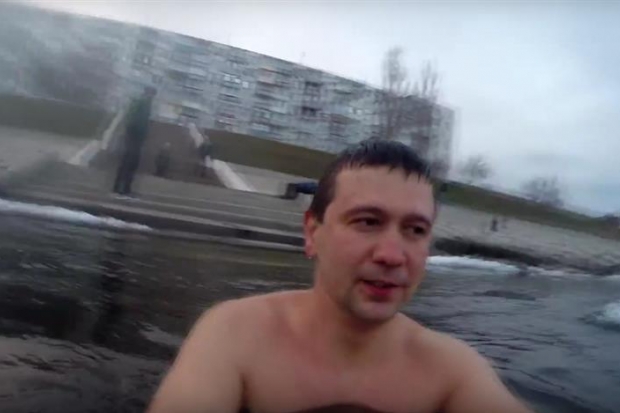 Жители Волгоградской области сняли на видео купание в весенней Волге Жители Волгоградской области сняли на видео купание в весенней Волге