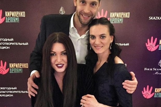 Волгоградские звезды сделали совместный снимок на благотворительном аукционе в Москве Волгоградские звезды сделали совместный снимок на благотворительном аукционе в Москве