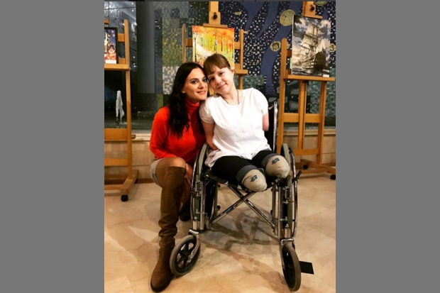 Исинбаева навестила друзей из новочеркасского детдома Исинбаева навестила друзей из новочеркасского детдома
