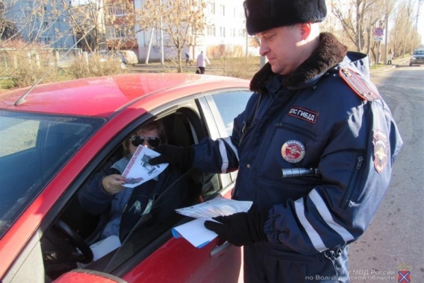 Полиция призывает волгоградских автомобилистов не ночевать на трассах Полиция призывает волгоградских автомобилистов не ночевать на трассах