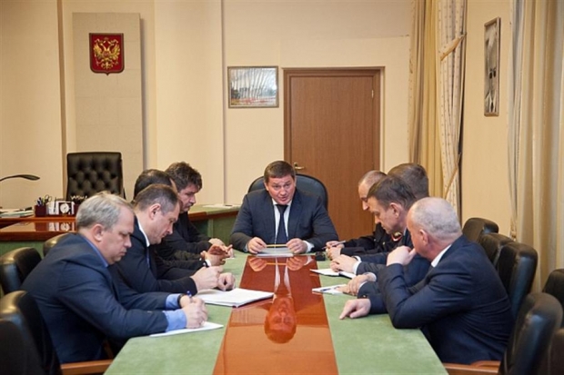 Губернатор Андрей Бочаров обсудил с силовиками меры безопасности после теракта в Санкт-Петербурге Губернатор Андрей Бочаров обсудил с силовиками меры безопасности после теракта в Санкт-Петербурге