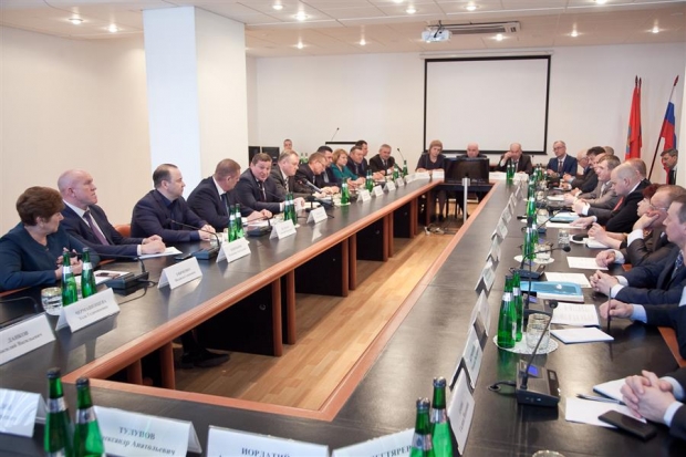 Губернатор Андрей Бочаров встретился с депутатским корпусом Волгоградской области Губернатор Андрей Бочаров встретился с депутатским корпусом Волгоградской области