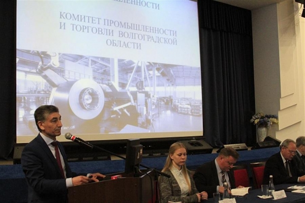 Волгоградским заводам очень нужны 17 тысяч новых специалистов Волгоградским заводам очень нужны 17 тысяч новых специалистов