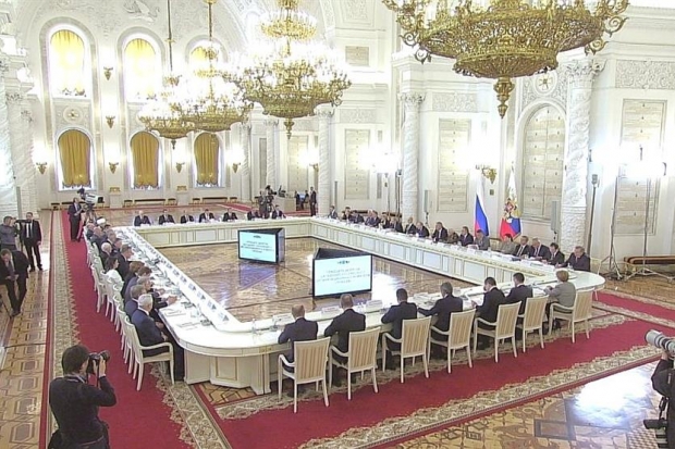 Владимир Путин заявил, что циничное отношение к истории ведет к разобщению стран и народов Владимир Путин заявил, что циничное отношение к истории ведет к разобщению стран и народов