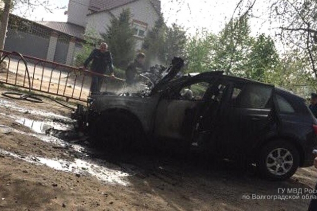 Найдены поджигатели «Ауди Q5» в Дзержинском районе Найдены поджигатели «Ауди Q5» в Дзержинском районе