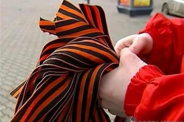 Десять тысяч георгиевских ленточек раздадут волгоградцам Десять тысяч георгиевских ленточек раздадут волгоградцам