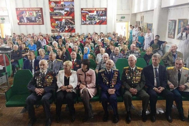 Пациентов госпиталя ветеранов войн в Волгограде поздравили с Днем Победы Пациентов госпиталя ветеранов войн в Волгограде поздравили с Днем Победы