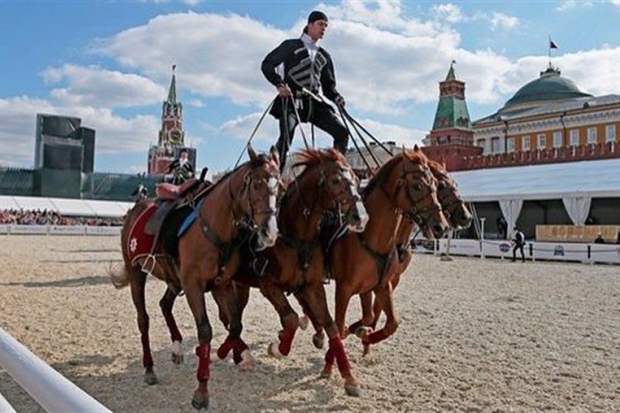 Спортсмены Кремлевской школы верховой езды проведут для волгоградцев мастер-класс по джигитовке Спортсмены Кремлевской школы верховой езды проведут для волгоградцев мастер-класс по джигитовке