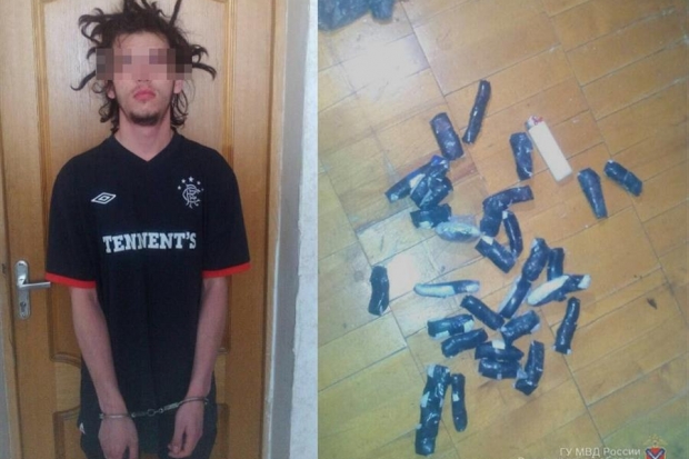 На юге Волгограда с поличным поймали 23-летнего закладчика наркотиков На юге Волгограда с поличным поймали 23-летнего закладчика наркотиков