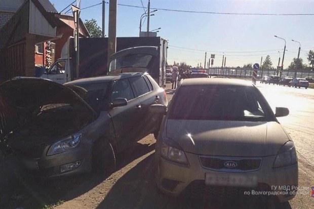 В Среднеахтубинском районе в тройном ДТП пострадал 4-летний ребенок В Среднеахтубинском районе в тройном ДТП пострадал 4-летний ребенок