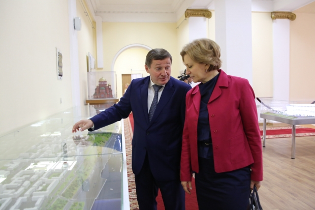 Анна Попова представила Андрею Бочарову нового руководителя ТУ Роспотребнадзора Анна Попова представила Андрею Бочарову нового руководителя ТУ Роспотребнадзора