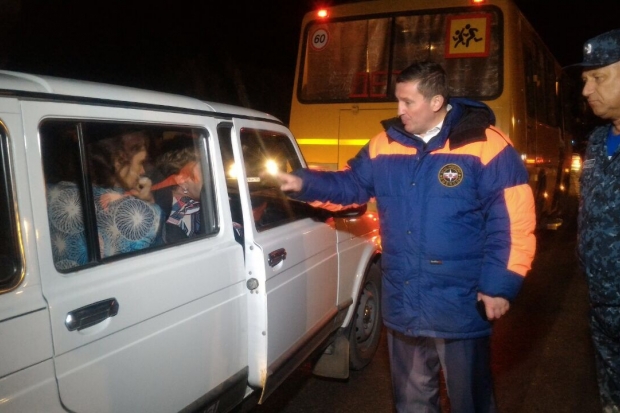 Губернатор Андрей Бочаров возглавил оперативный штаб на месте пожара в Дубовском районе Губернатор Андрей Бочаров возглавил оперативный штаб на месте пожара в Дубовском районе