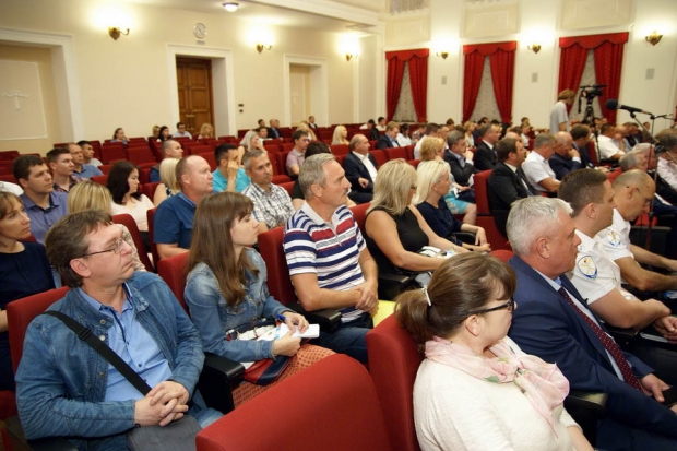 О мерах по защите прав дольщиков говорили на парламентском часе в Волгоградской облдуме О мерах по защите прав дольщиков говорили на парламентском часе в Волгоградской облдуме