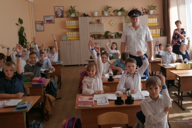 Волжские школьники показали знания ПДД на олимпиаде Волжские школьники показали знания ПДД на олимпиаде