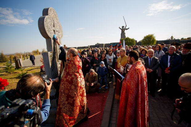 На Мамаевом кургане открыли хачкар