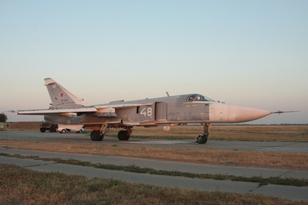 Летчики Су-24М уничтожили под Волгоградом колонны условного противника Летчики Су-24М уничтожили под Волгоградом колонны условного противника