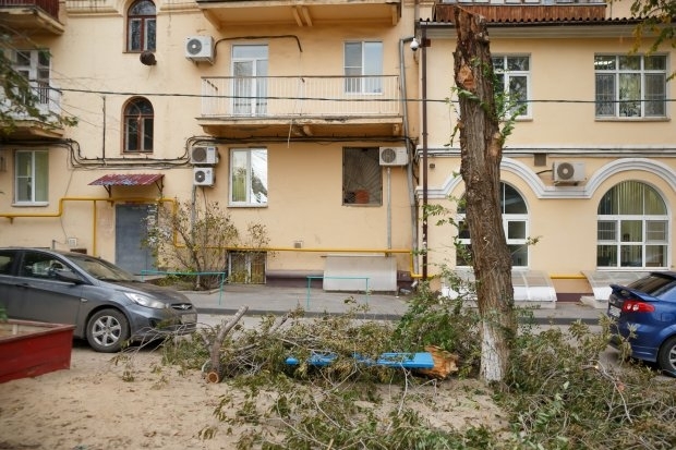 Топ-3 событий недели: ураган «Гриша», целлофановые города, убийство девушек в Волжском Топ-3 событий недели: ураган «Гриша», целлофановые города, убийство девушек в Волжском