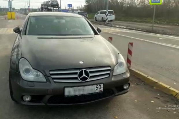 В Новониколаевском районе задержан автовоз с угнанным Mercedes-Benz В Новониколаевском районе задержан автовоз с угнанным Mercedes-Benz
