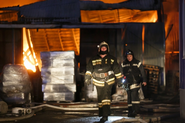 МЧС: пожар на лакокрасочном складе в Волгограде локализован МЧС: пожар на лакокрасочном складе в Волгограде локализован
