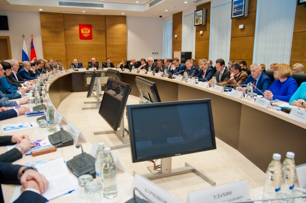 Первое заседание областного Совета по социально-экономическому развитию открыл Андрей Бочаров