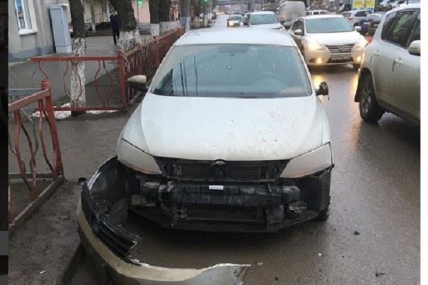Волгоградец ищет свидетелей аварии с рейсовым автобусом Волгоградец ищет свидетелей аварии с рейсовым автобусом