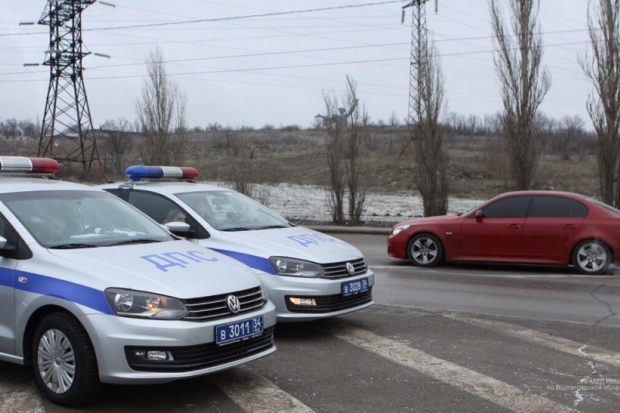 Полиция Волгограда за час оштрафовала на 30 тысяч рублей водителей за тонировку Полиция Волгограда за час оштрафовала на 30 тысяч рублей водителей за тонировку