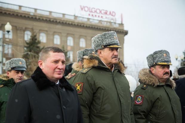 Сотни волгоградцев почтили память защитников Сталинграда Сотни волгоградцев почтили память защитников Сталинграда