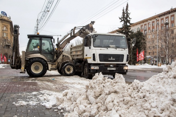 С дорог Волгограда 18 февраля убрали 630 кубометров снега С дорог Волгограда 18 февраля убрали 630 кубометров снега