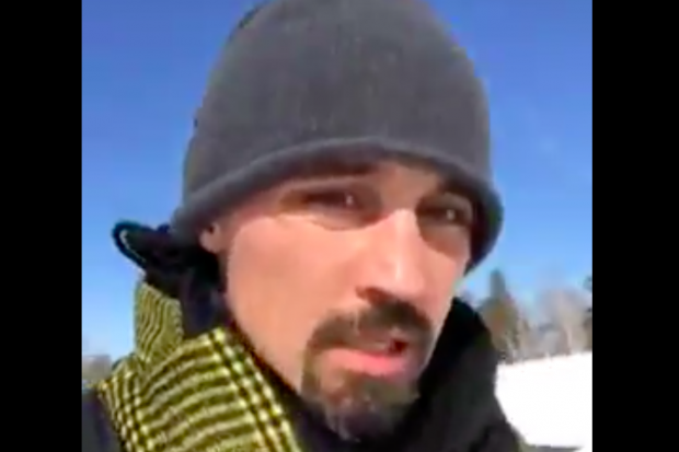 Дима Билан тайком от поклонниц прогулялся по Мамаеву кургану Дима Билан тайком от поклонниц прогулялся по Мамаеву кургану