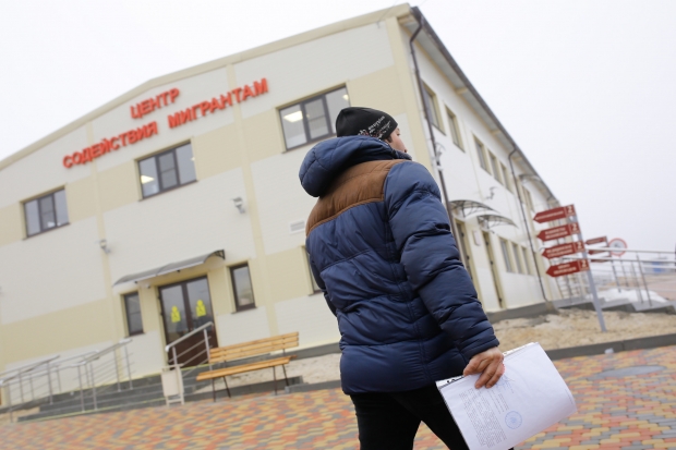 Центр содействия мигрантам волгоград. Центр содействия мигрантам, волгоград, краснополянская улица, 17б. Миграционный центр волгоград краснополянская. Миграционный центр волгоград краснополянская. Краснополянская 17 б миграционная служба волгоград.