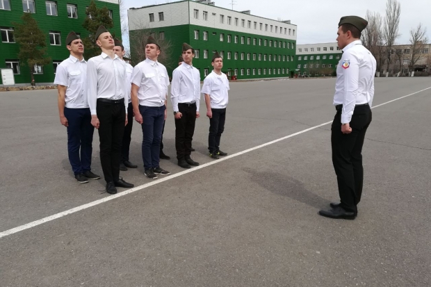 В Волгограде студенты проверили себя в «Зарнице» В Волгограде студенты проверили себя в «Зарнице»