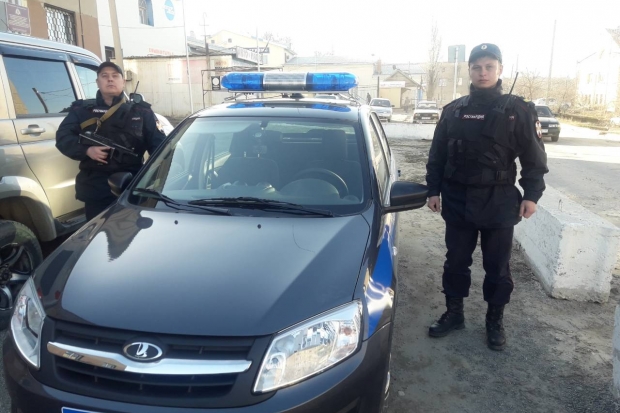 Под Волгоградом росгвардейцы задержали с поличным наркоторговца Под Волгоградом росгвардейцы задержали с поличным наркоторговца