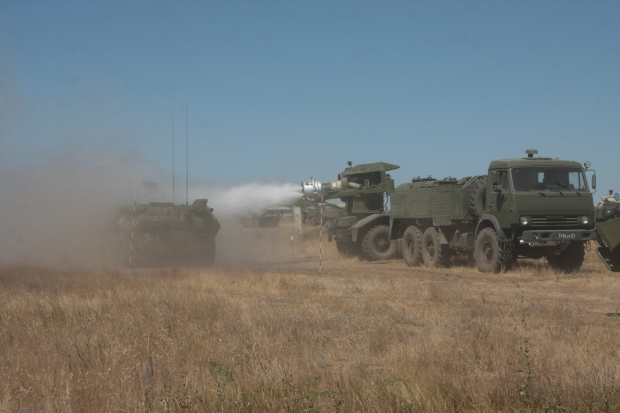 Во время учений волгоградские военные провели дегазацию местности Во время учений волгоградские военные провели дегазацию местности