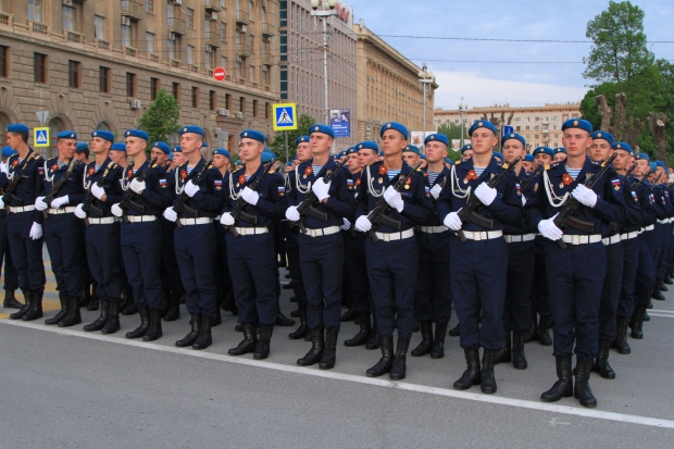 Репетиции парада ко Дню Победы пройдут в Волгограде 3 и 5 мая Репетиции парада ко Дню Победы пройдут в Волгограде 3 и 5 мая
