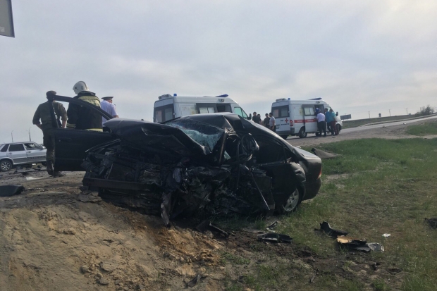 Водитель Nissan погиб с ДТП с ВАЗ в Волгограде, двое ранены