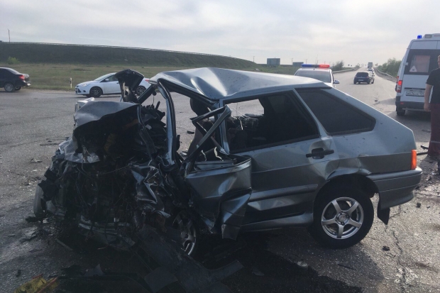 Водитель Nissan погиб с ДТП с ВАЗ в Волгограде, двое ранены