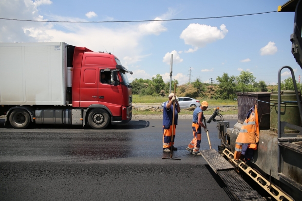 На Второй Продольной в Волгограде уложили 5000 тонн асфальта На Второй Продольной в Волгограде уложили 5000 тонн асфальта