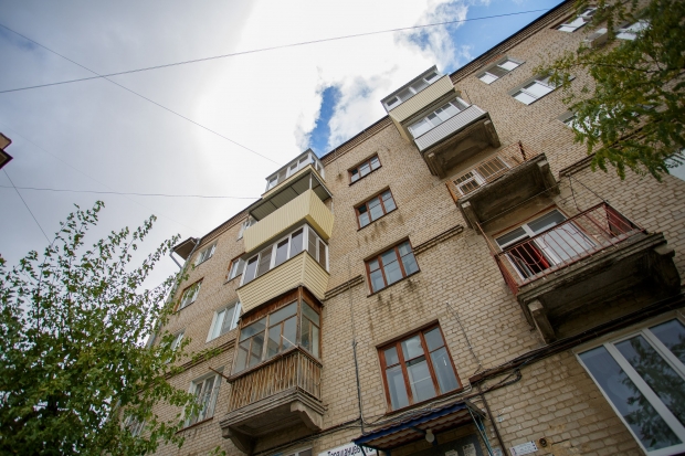 В Михайловке годовалый мальчик упал с четвертого этажа В Михайловке годовалый мальчик упал с четвертого этажа